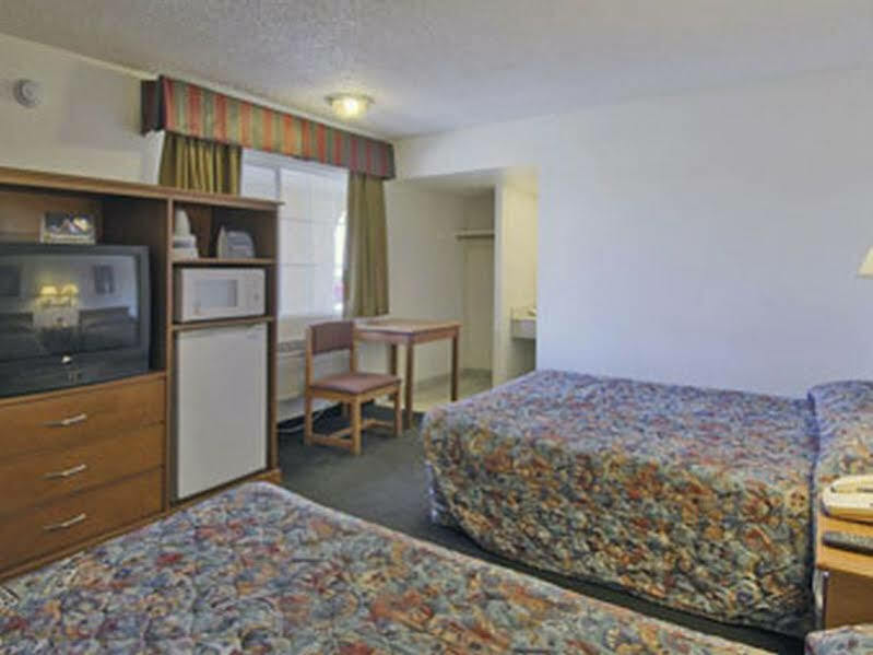 Travelodge By Wyndham Victorville Buitenkant foto